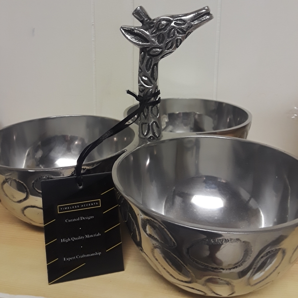 NWT! Serving Bowls!